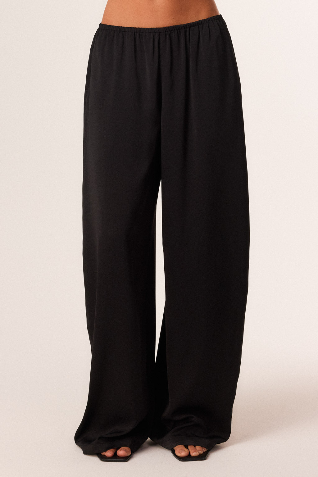01_Rosewood-Set-Black_391346