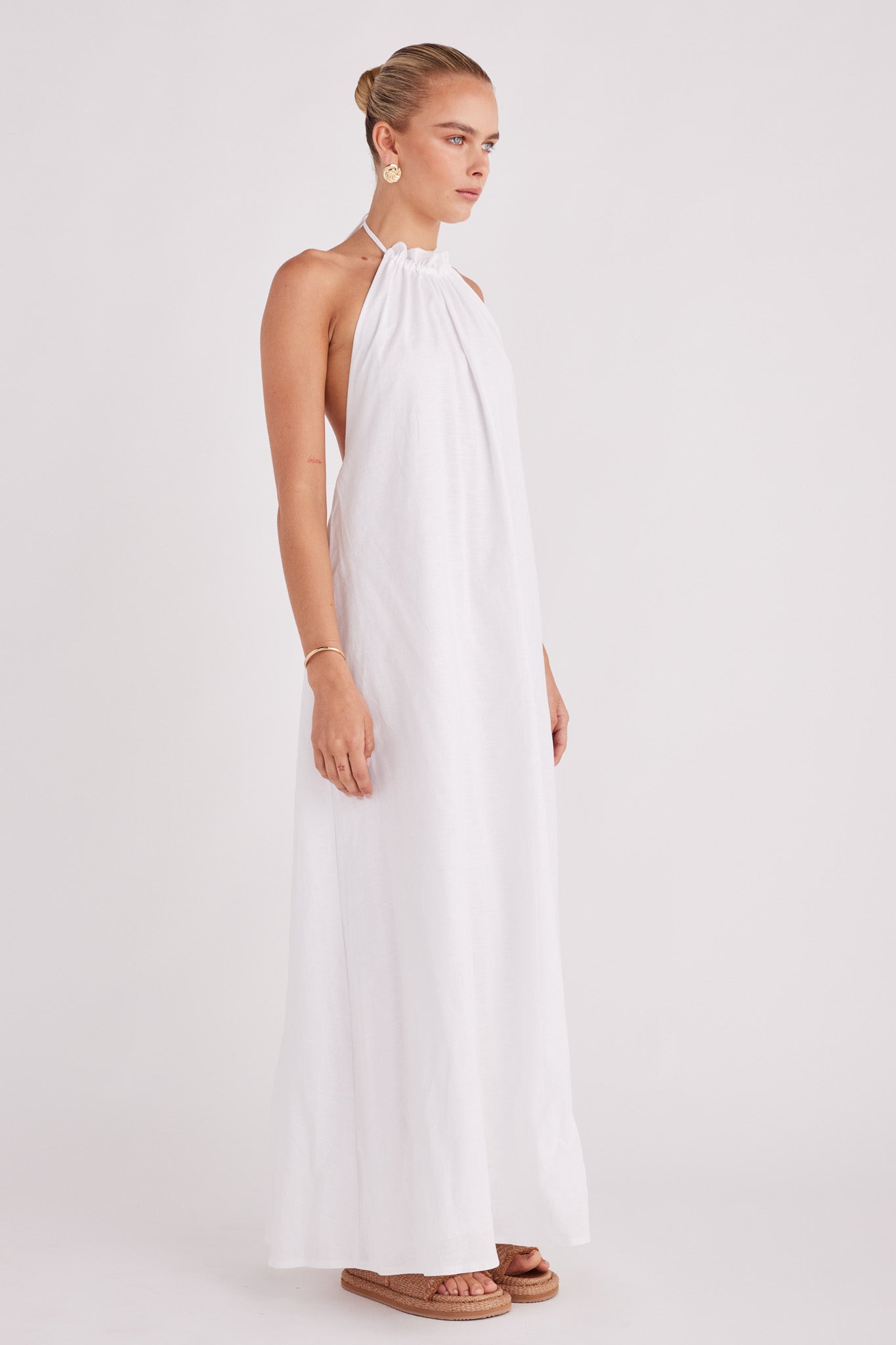SNDYS poplin linen-blend halterneck open back maxi dress in White SNDYS poplin linen-blend halterneck open back maxi dress in White