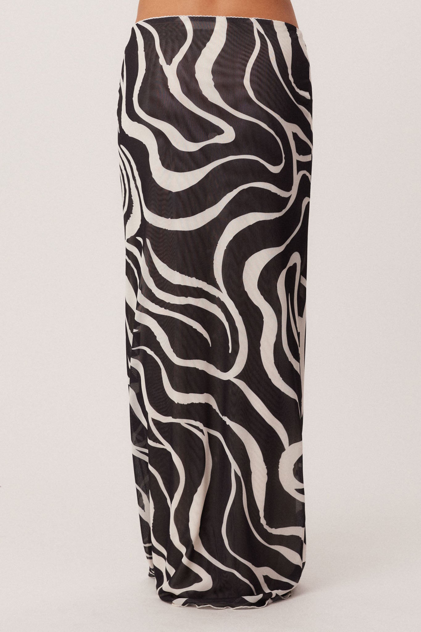 21_SWURLMAXISHEERBLACKTOP_326487_A