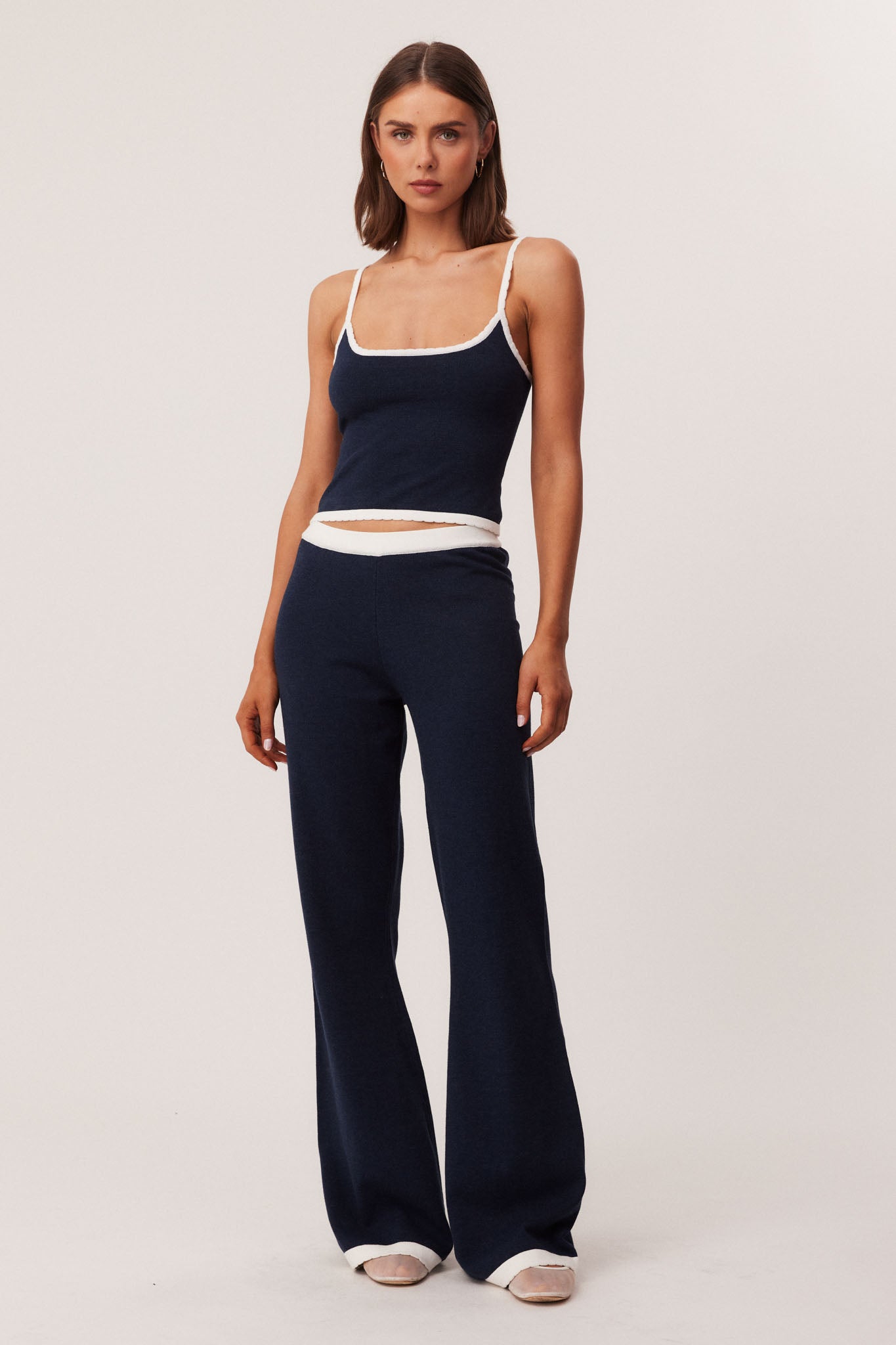 37_AUGUSTSCALLOPTANKPANTNAVY_327308_A