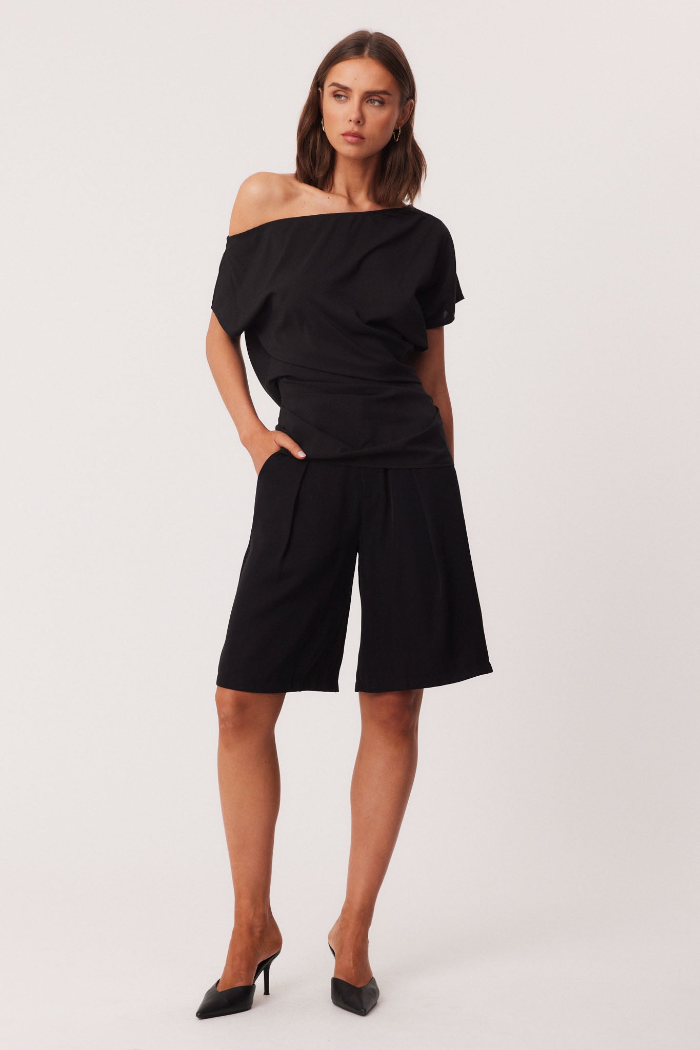 38_ChiffonOffShoulderTop_Black_338539
