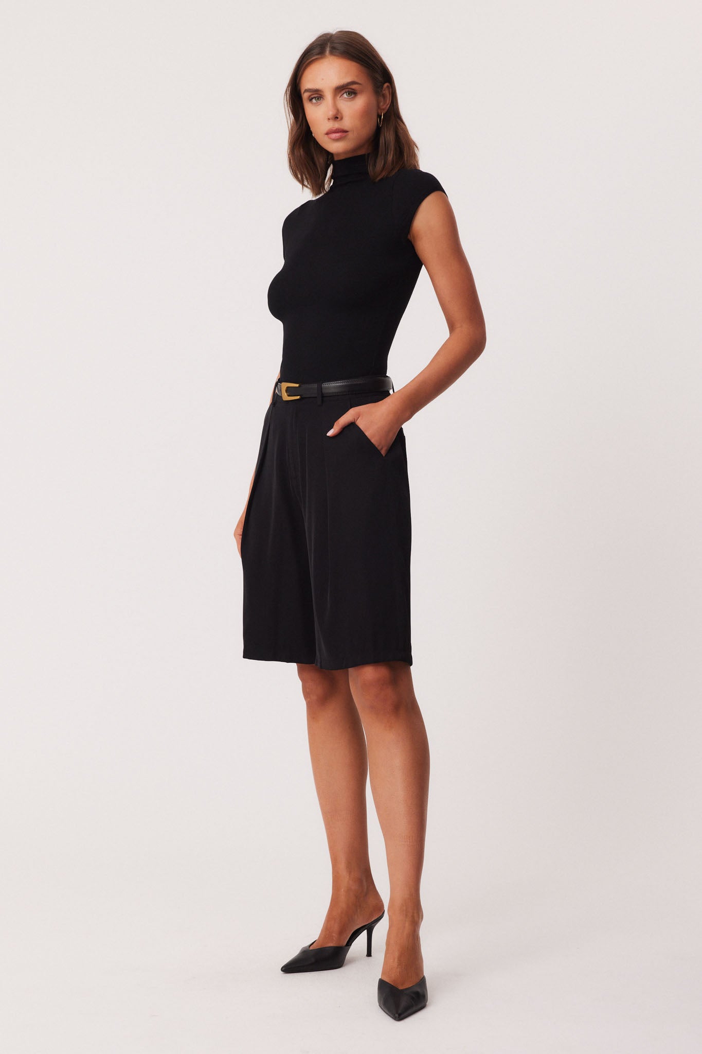 39_Reyna_MockNeck_Black_338584