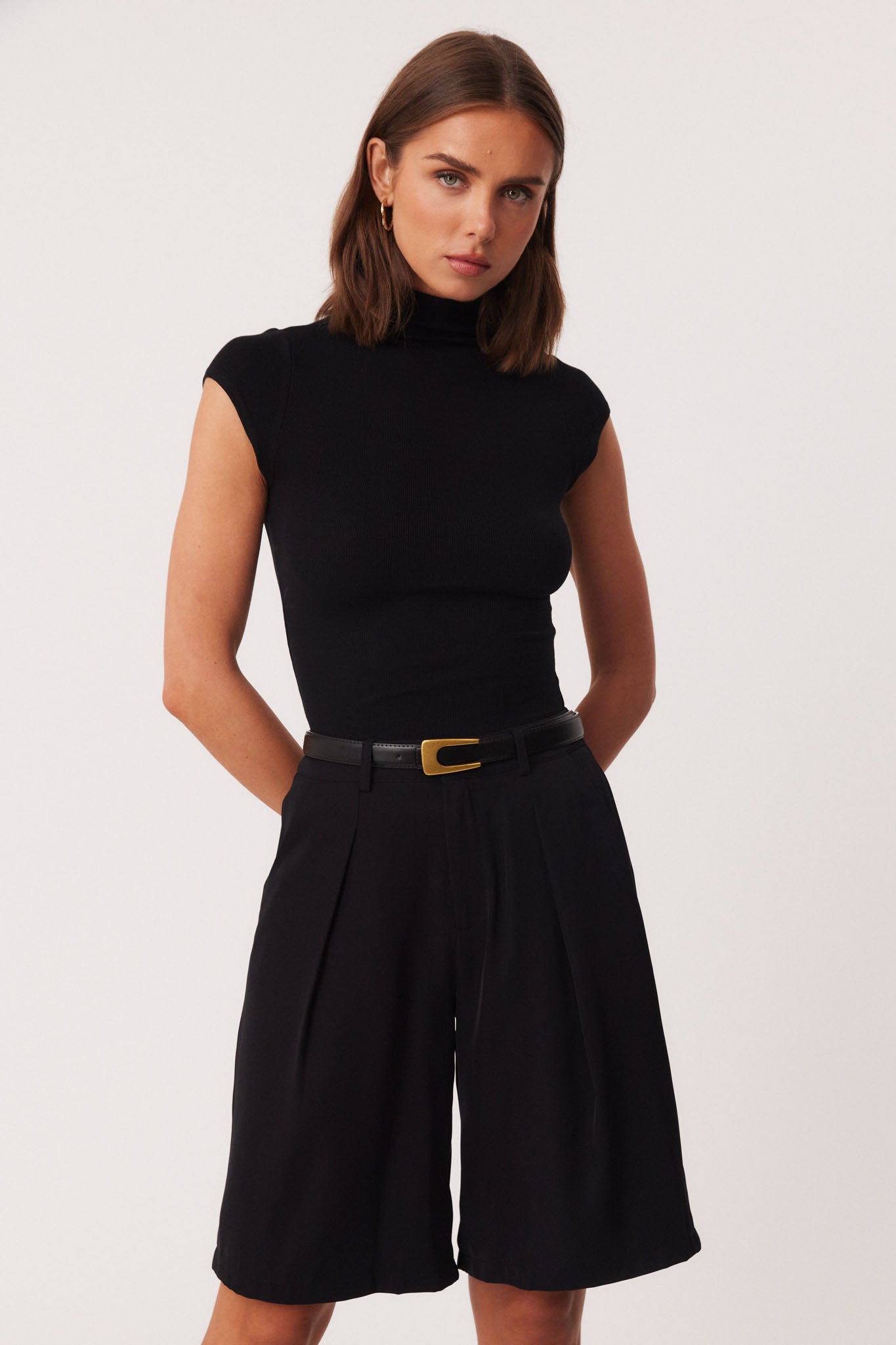 39_Reyna_MockNeck_Black_338596