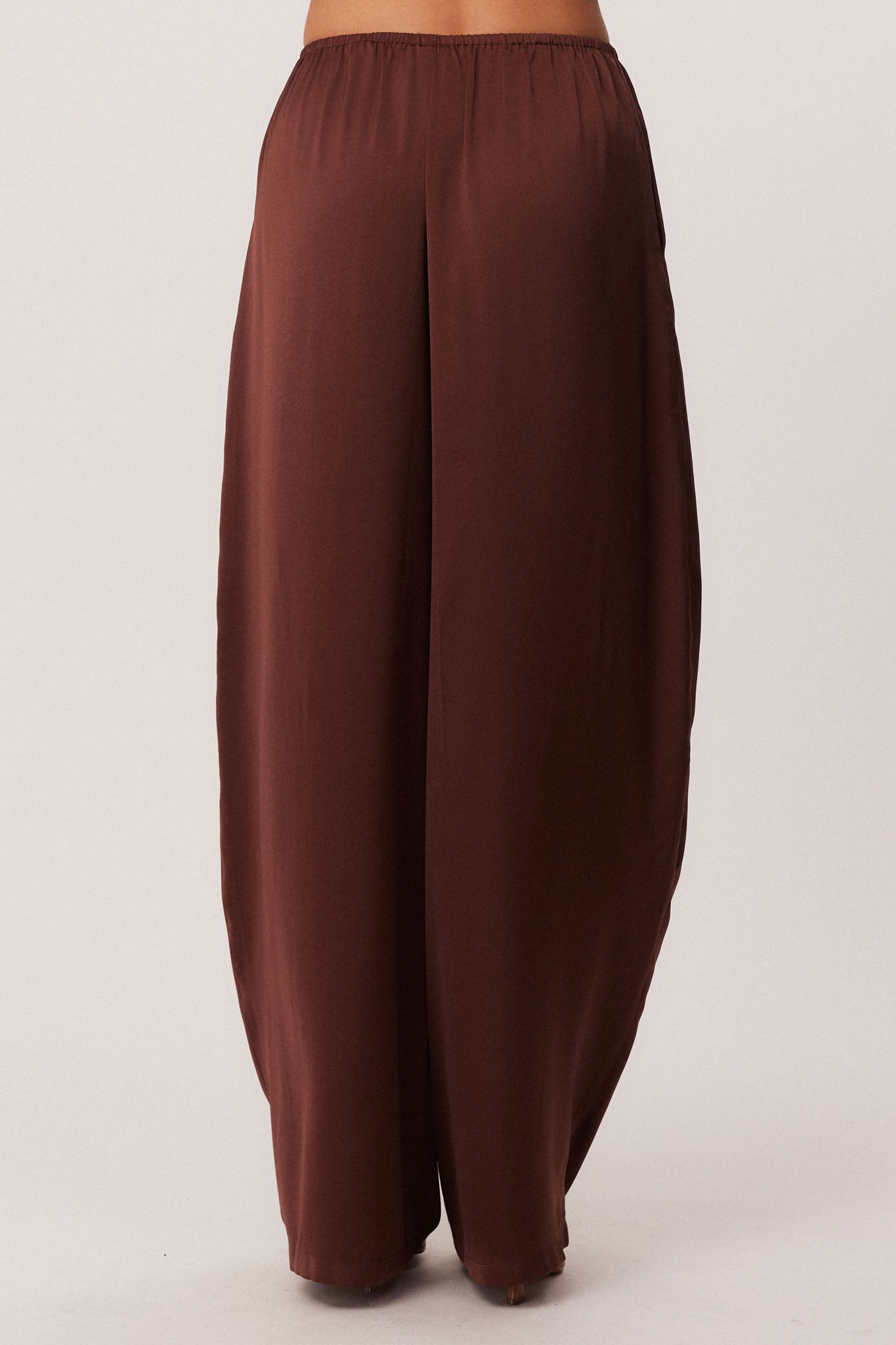 41_SHEERWRAPTOPPANTSCHOC_327609