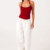 GIANNA-HALTERNECK-TOP-DEEP-RED-LUKAS-JEANS-WHITE-3